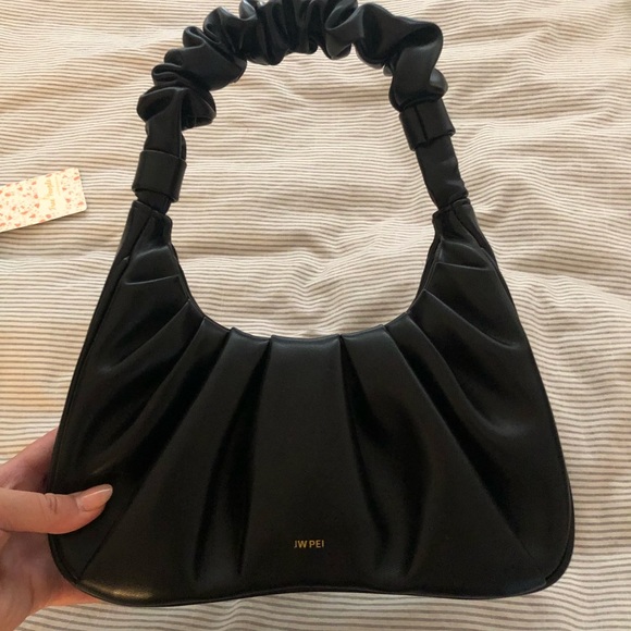 JW PEI Handbags - JW PEI black Gabbi Ruched Hobo bag
